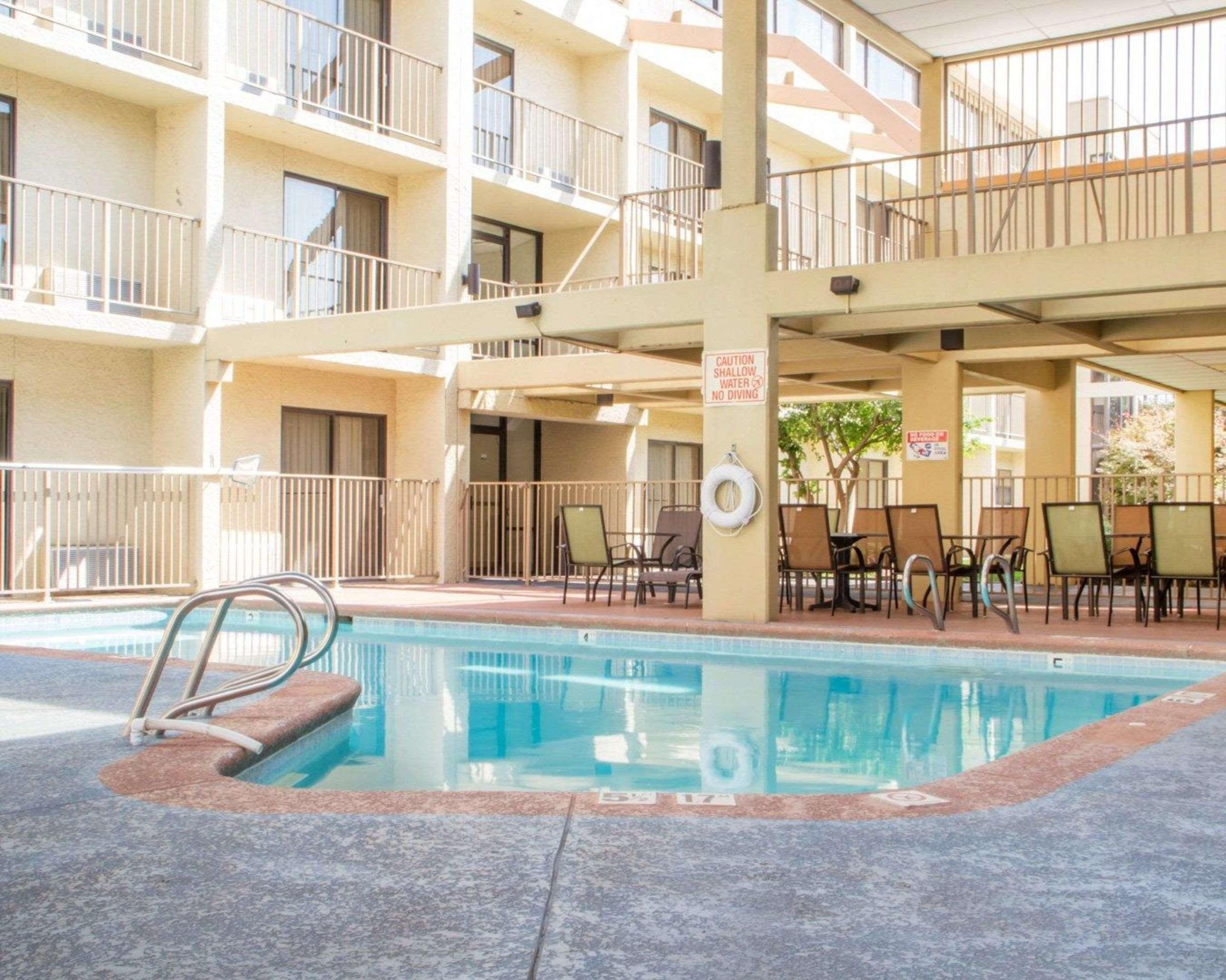 Econo Lodge Broken Arrow-Tulsa Zewnętrze zdjęcie