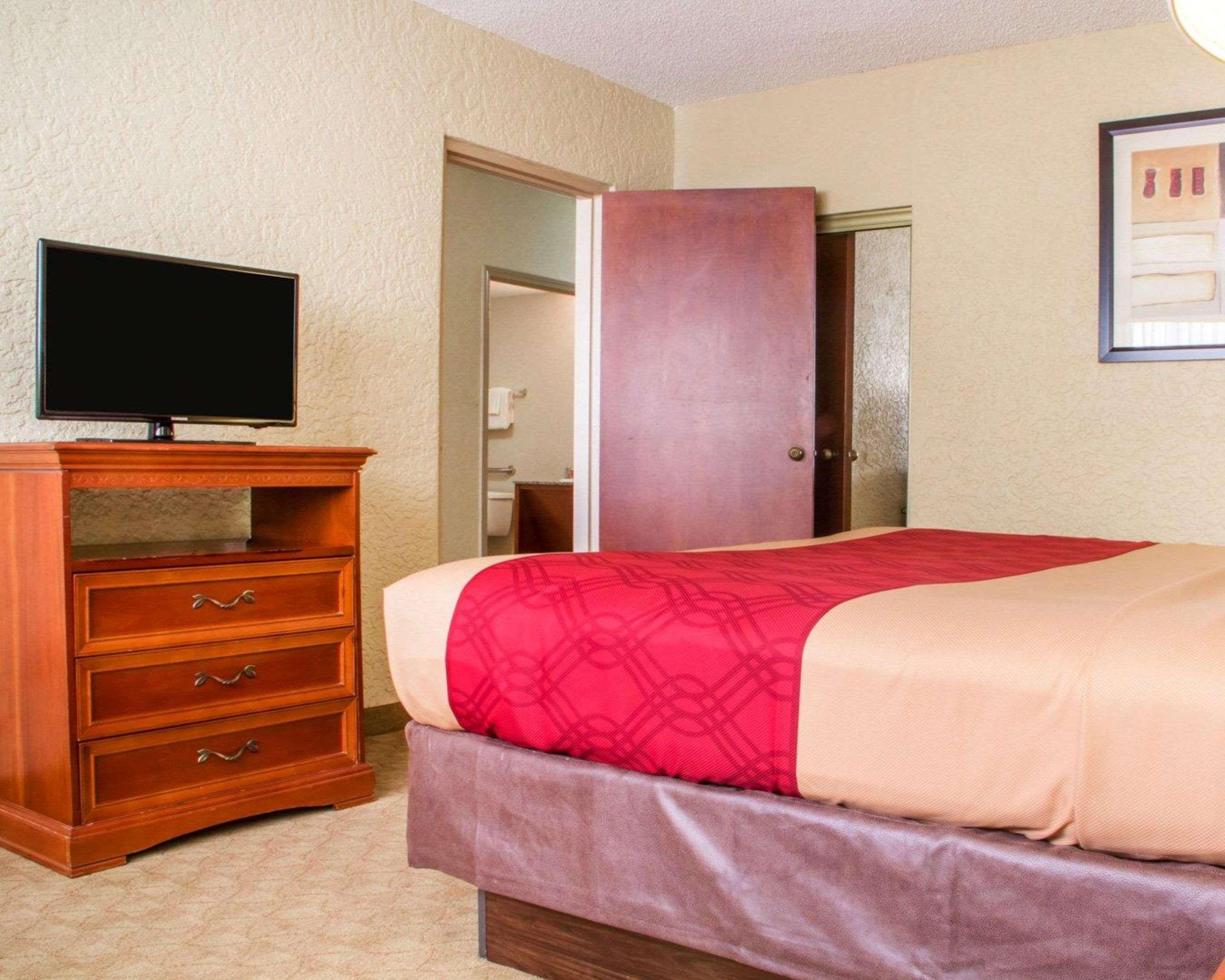 Econo Lodge Broken Arrow-Tulsa Zewnętrze zdjęcie
